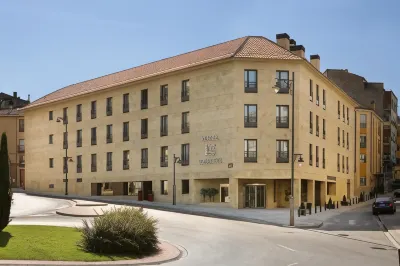 F&G Logroño Hotels near Primark