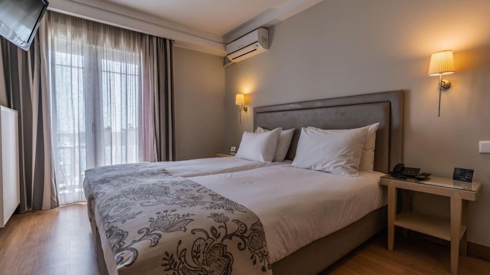 Hotel Avra