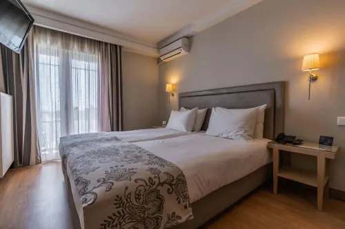 Hotel Avra - balcony
