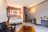 Hotel Restaurant Spa Disini Montpellier Est, The Originals Relais Hotels in Lunel-Viel