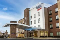 Fairfield Inn & Suites Bowling Green فنادق في Warren County