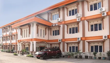 Wiwi Perkasa II Отели в г. Индрамаю