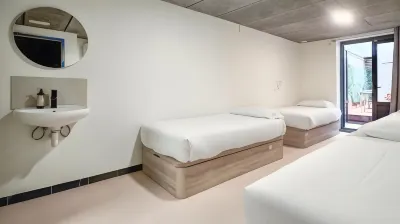 Ideal Youth Hostel Hotels in Sant Martí