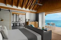 Emerald Faarufushi Resort & Spa - Deluxe All Inclusive Hotels in Uthurumaafaru