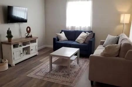 Welcome to Casa de Cruz where everything is a short drive away! Perfect for you!