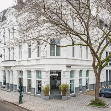 Leonardo Boutique Hotel Maastricht City Center Отели рядом с достопримечательностью «Коммелквартир»