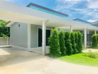 Valee Home & Food Hotels in Ban Na