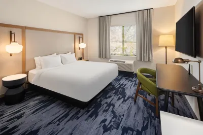 Fairfield Inn & Suites Alexandria Hotels near I Candi