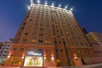 Monroe Hotel & Suites Hotels near Juffair