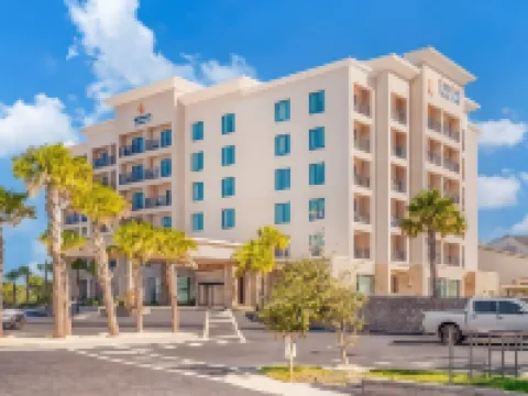 コンフォート イン & スイーツ ガルフ ショアーズ イースト ビーチ ニア ガルフ ステート パーク ボールドウィンのホテル