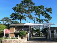 Lighthouse Lodge & Cottages Hotels near Lover's Point Park