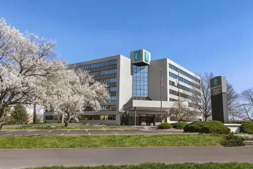 Embassy Suites by Hilton Kansas City Overland Park Hotel a Overland Park
