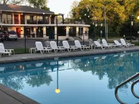 Amber's Inn and Suites - Motels