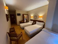 B&B HOTEL Gijón Centro Begoña Hotels near Centro Comercial Los Fresnos
