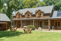 Wanaka Homestead Lodge & Cottages - Parking