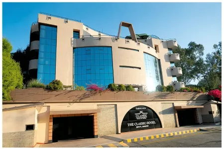 The Classic Hotel Отели рядом с достопримечательностью «Shri Govindjee Temple»