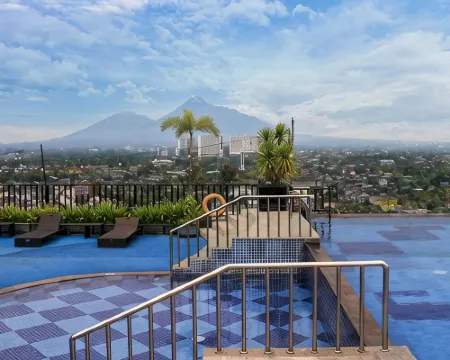 Indoluxe Hotel Jogjakarta Hotels in Ngaglik