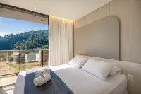 Building With Swimming Pool Next to Balneario Shopping in BC - TSO Hotels in Camboriú
