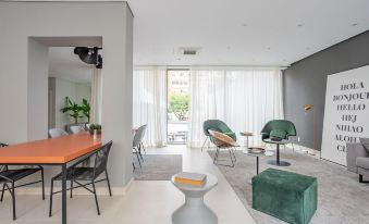 Nxos - Building with Gym and Laundry in Consolação-SP