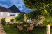 Villa Khufu Pyramids Hotel