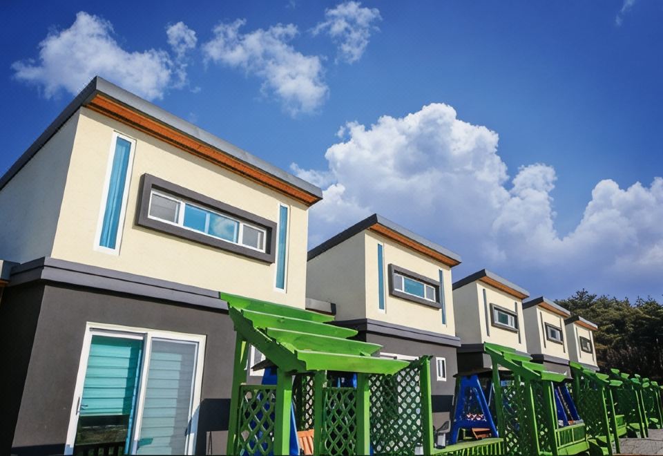 펜션에서 바라본 지리산 전경