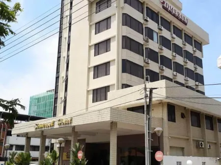 Somerset Hotel Отели в г. Мири