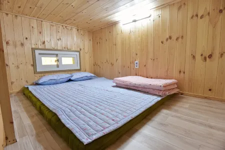 Miryang Dog Friendly Dog Ano Olja Pension Отели в г. Мирян