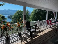 Vacation Home with 8 beds & fast WiFi with view of the Adirondacks & Lake George فنادق في Hague