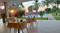 Leo's Beach Hotel - Adults Only - Bares