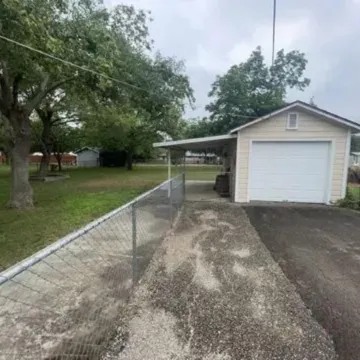 Charming 2-bedroom house in welcoming quiet Hondo w HEAT AC, WiFi, cable