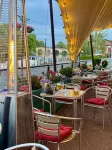 Uno Thames Hotel Maidenhead -Reopened Brand New Again -FREE PARKING - breakfast