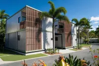 Ashmore Palms Holiday Village - 2-Star