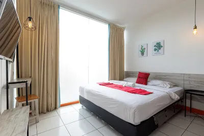 RedDoorz Near Mangga Dua Mall โรงแรมใกล้พิพิธภัณฑ์มาริไทม์