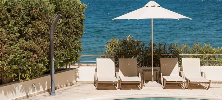 Meliti Waterfront Suites Hotel di Kefallinia