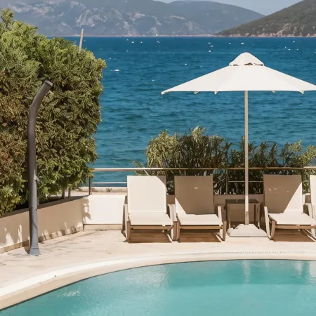 Meliti Waterfront Suites