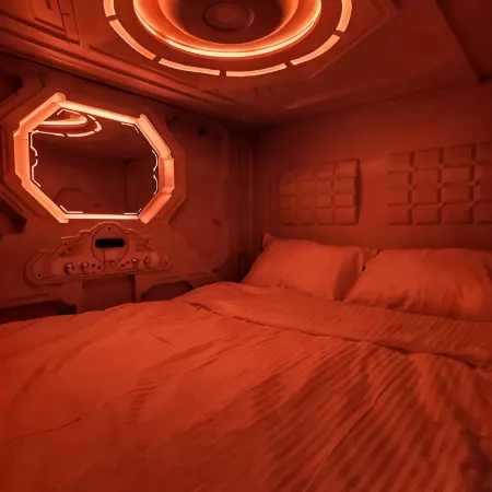 Capsula Hotel Отели рядом с достопримечательностью «Архитектурный комплекс «Каскад»»