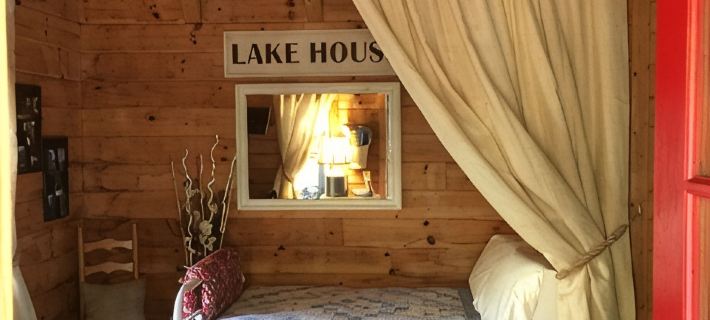 Romantic cabin on horse farm just 6 miles away from historic downtown Dahlonega, Hotels in Lumpkin County