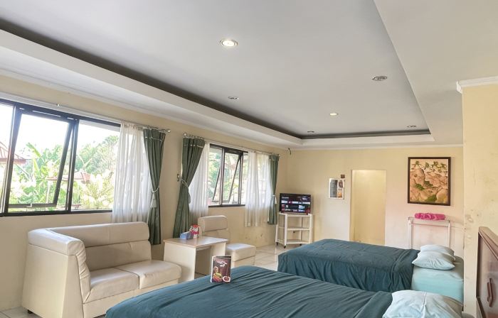 Cemara Tujuh Homestay & Resto