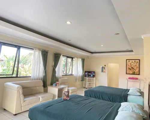 Cemara Tujuh Homestay & Resto Hotels in Wonosobo