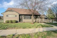 Spacious 4 bed 1.5 bath home directly across Buffalo Trace Distillery. - 3-نجوم