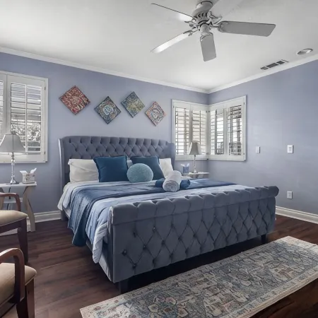 Hilltop Private Estate W/ Views, Pool, Hot Tub, Mini Golf & More!!