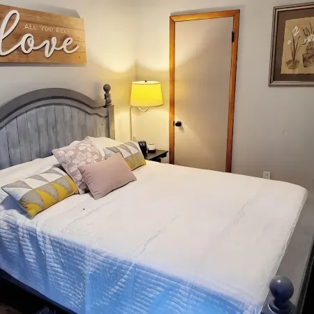 Charming 2 bedroom apartment in the town of Emporium, PA.