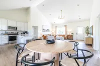 New Home in Tusculum - ALL King Beds! No Cleaning Fees! - Homestays