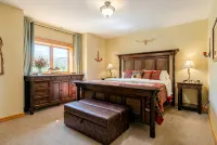 9 Bdrm Premiere Luxury Estate Sleep 26 Movie Theater, Pool,Spa,Game Rm,Steam Rms - Gym