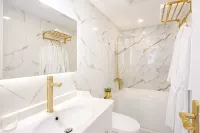 Luxury 2BR Deluxe Azure Resort Beachview Suite with Bathtub & Smart toilet