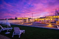 Desert House in Joshua Tree/Yucca Valley with Pool & Hot Tub - Homestays