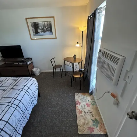 Unit 14 at Spinning Wheel Motel in Historic Fillmore