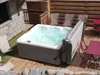 Chalet 15 Persons les Gets Ski Resort 6/8 Bedrooms with Private Bathroom Jacuzzi 레게츠 호텔