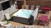 Chalet 15 Persons les Gets Ski Resort 6/8 Bedrooms with Private Bathroom Jacuzzi
