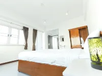 Kanyanat Boutique Hotel Hotels near Wat Chai Mongkhon